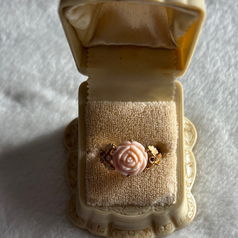 Vintage Avon Serena Rose Ring